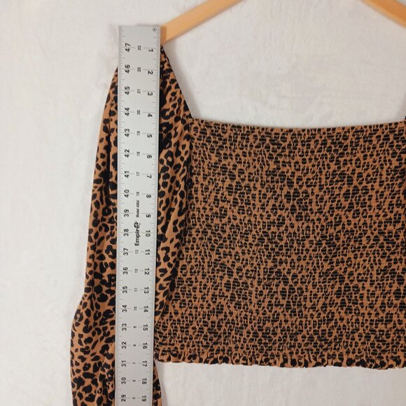Gianni Bini, NWT Leopard Print Top, Size Large, Smocked Bodice & Sleeve Cuffs - Picture 13 of 16